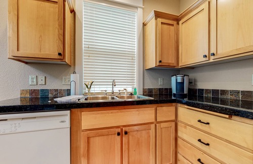 Redmond House | Secluded & sunlit desert oasis with pool, hot tub, tennis courts, & fireplace