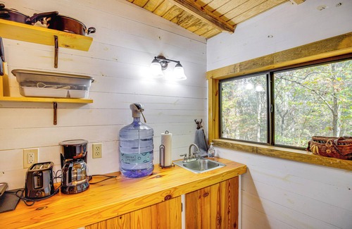 Tallassee Apartment | Secluded Tallassee Cabin w/Fire Pit & Porch!