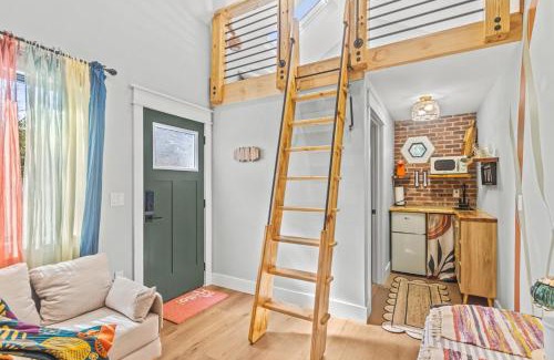 Greenville - Spartanburg House | Secluded Tiny Home in Exclusive Paris Mountain!