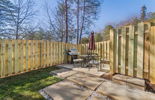 Greenville - Spartanburg House | Secluded Tiny Home in Exclusive Paris Mountain!