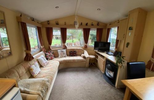 Emsworth House | Secluded Woodland Hideaway - 2 Bed with Private Parking
