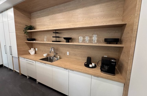 Rossland Apartment | seconds from the ski-lift