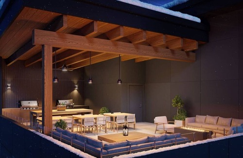 Rossland Apartment | seconds from the ski-lift