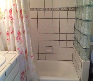 Oak Park Bed & Breakfast | Secret Garden Inn & Cottages