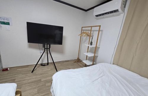 Seolcheon-myeon Villa | secretonhouse open 9min walk from Hongdae Station