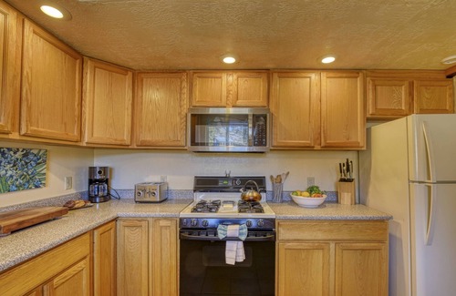 Pagosa Springs Cabin | See Fall's Changing Colors! Split Pine Cabin: Hot tub, Stunning Mountain Views, Near Downtown!