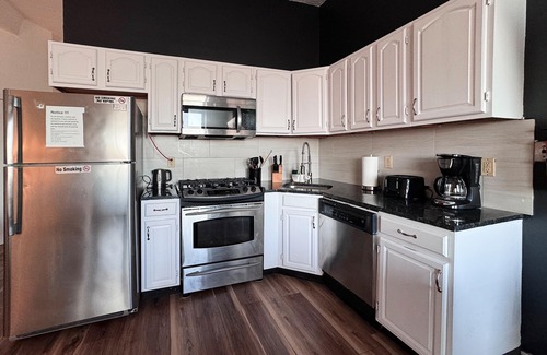 Union City Apartment | See New York Now - Apt 1 - Sleep 21-People! - 15 mins to NYC