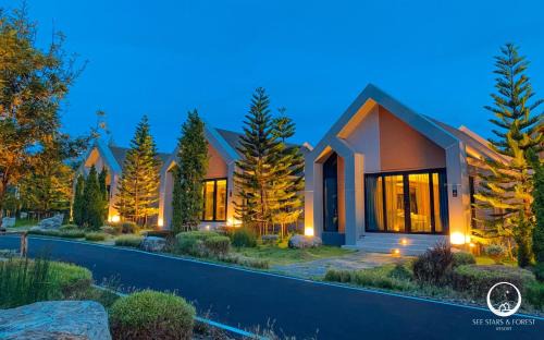 Sawang Daen Din Resort | See Stars & Forest Resort