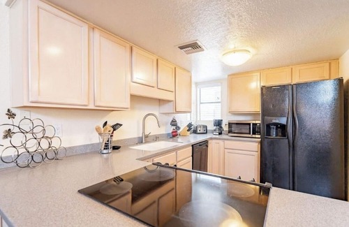 Tucson Condo | See the sunrise and sunset in this 2-bedroom condo near beautiful mountains