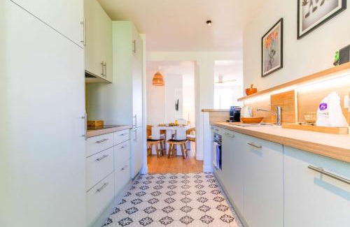 Le Lavandou Apartment | SELECT'soHOME - T3 vue mer - Centre ville avec place de parking - CALYPSO