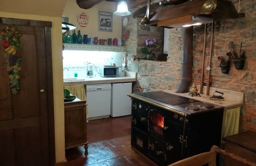 Toral de Merayo Cottage | Self catering cottage Las Tres Negrillas for 6 people