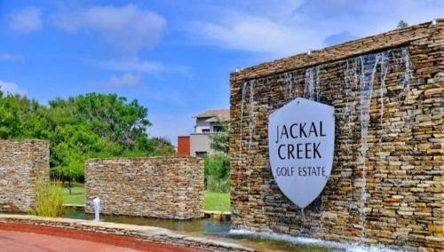 Greater Johannesburg Metropolitan Area Apartment | Self Checkin -Cozy & Stylish 2-Bedroom Apartment in Jackal Creek