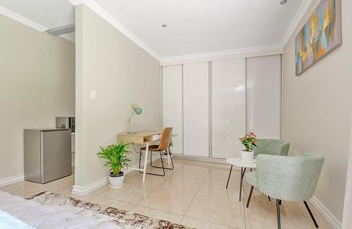 Greater Johannesburg Metropolitan Area House | Self Checkin-Luxury Tranquil Unit