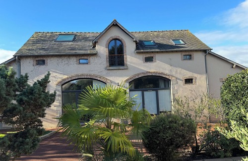 Laval Apartment | Self-contained apartment on private property, near Laval's hypercentre