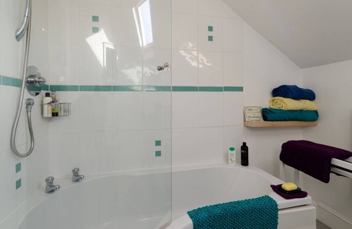 Tiverton Apartment | Self-contained loft space in my house - please check out Airbnb reviews!