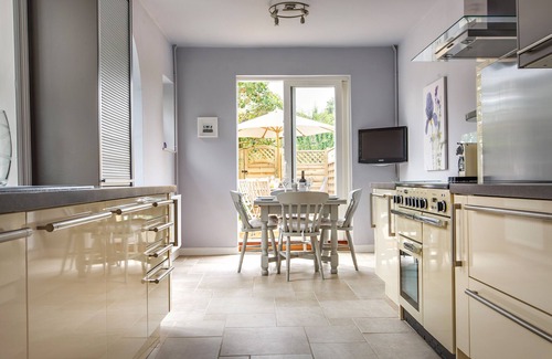 Sheringham Cottage | Self contained luxury 2-bedroom self-catering holiday let with private garden