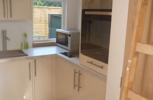 Haslemere Apartment | Self Contained Small Barn Unit in AONB