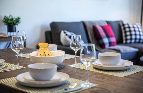 Revelstoke Apartment | Selkirk Powder Dream - Cozy Condo (+Hot Tub)