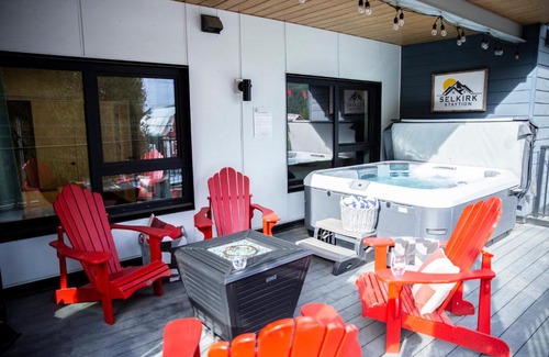 Revelstoke Apartment | Selkirk Staytion - Stylish Condo with Hot Tub