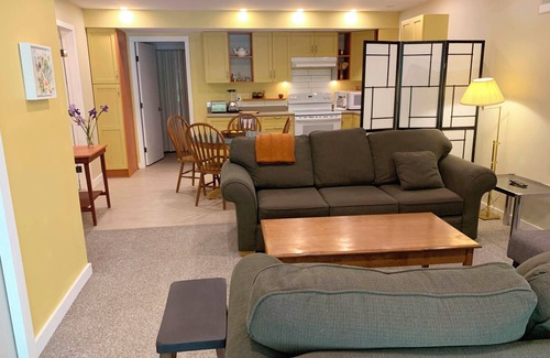 Regional District of Nanaimo Apartment | Semi-Rural Retreat in Deep Bay