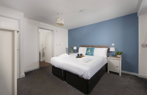St Just Hotel | Sennen, B&B - a hotel room that sleeps 2 guests in 1 bedroom