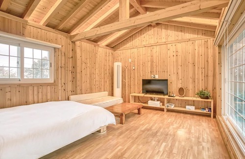 Jungmun House | Seogwipo Neulbada Pet Pension