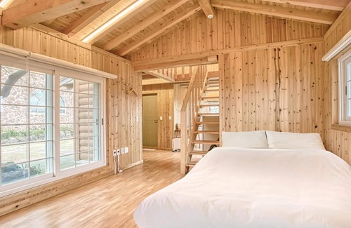 Jungmun House | Seogwipo Neulbada Pet Pension