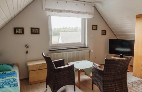 Schollbronn Apartment | separates Apartment im DG für 2 Personen