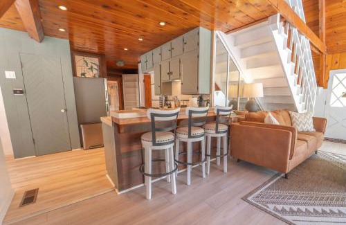 Three Rivers House | Sequoia Vintage A-frame River Retreat