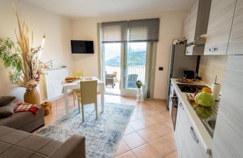 Parzanica Apartment | Serafino - nice terrace & swimming pool on the Iseo Lake