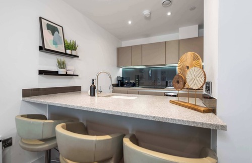 Castlefield Apartment | Seraphine Residence - Luxury 1BR Apartment