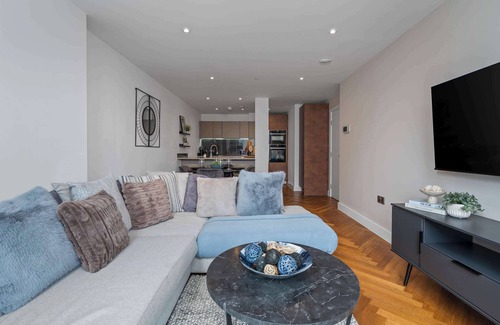 Castlefield Apartment | Seraphine Residence - Luxury 1BR Apartment