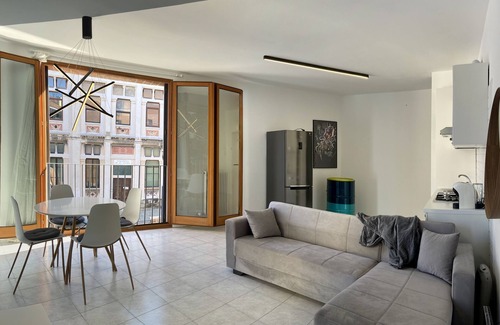 Molina Apartment | Serendipity Apartment-Your home in Venice