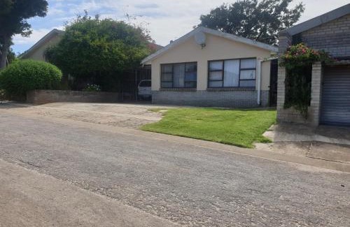 Despatch Apartment | Serendipity self catering one bedroom apartment