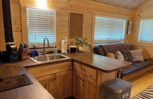 Asheboro House | Serene 1BR Cabin near NC Z00 with Loft & Waterview