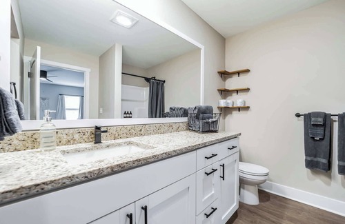 Williamsburg Condo | Serene 2-Bedroom Condo in Traverse City