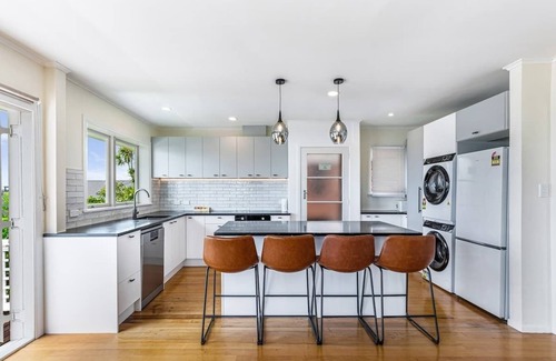 Greenlane - Ellerslie House | Serene 2BR Home in Meadowbank by Zodiak Stays