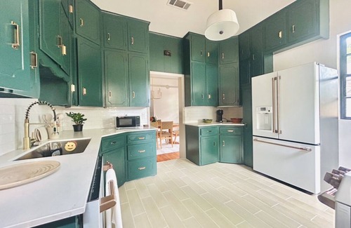 Waxahachie House | Serene 3-bed 2.5 bathhouse with large yard in Waxahachie