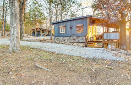 Elizabeth Apartment | Serene and Cozy Studio Cabin Walk to Norfork Lake!