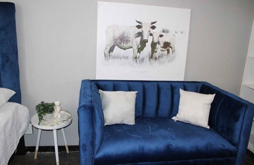 Downtown Johannesburg Apartment | Serene apartment with WiFi in vibrant Johannesburg
