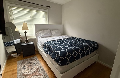 Fairfax Bed & Breakfast | Serene bed & breakfast with AC in charming Fairfax