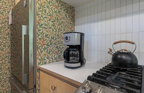 Hollywood Hills West House | Serene Bohemian-Style 2 BDRM Artist's Retreat