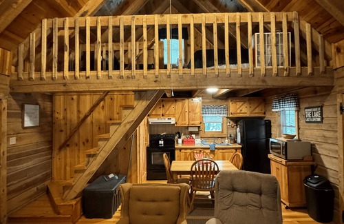 Flat Hollow Marina Cabin | Serene cabin with dock/swim platform in charming Speedwell