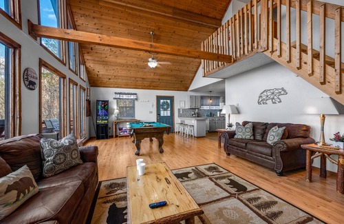 Gatlinburg - Pigeon Forge House | Serene cabin with gorgeous panoramic views
