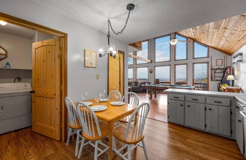 Gatlinburg - Pigeon Forge House | Serene cabin with gorgeous panoramic views