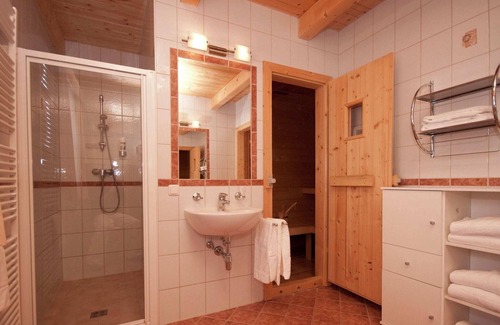 Altaussee Ski Chalet | Serene Chalet in Altaussee with Sauna