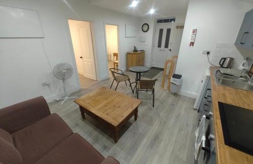 Southall Green Apartment | Serene City Escape in Southall