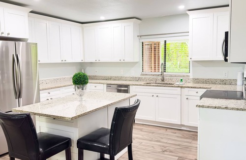 Vero Lake Estates House | Serene & Clean family home in Vero Beach - 10 minutes from Beach!