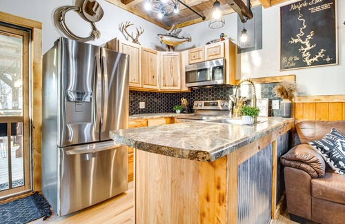 Elizabeth Apartment | Serene & Cozy Studio Cabin: Walk to Norfork Lake!