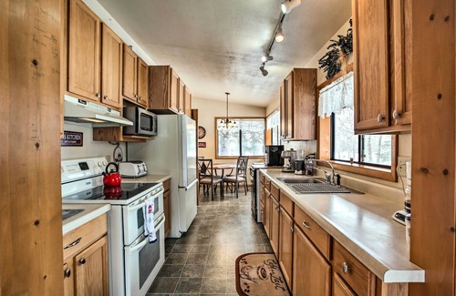 Sheridan Cabin | Serene Creekside Sheridan Getaway: Mountain Views!